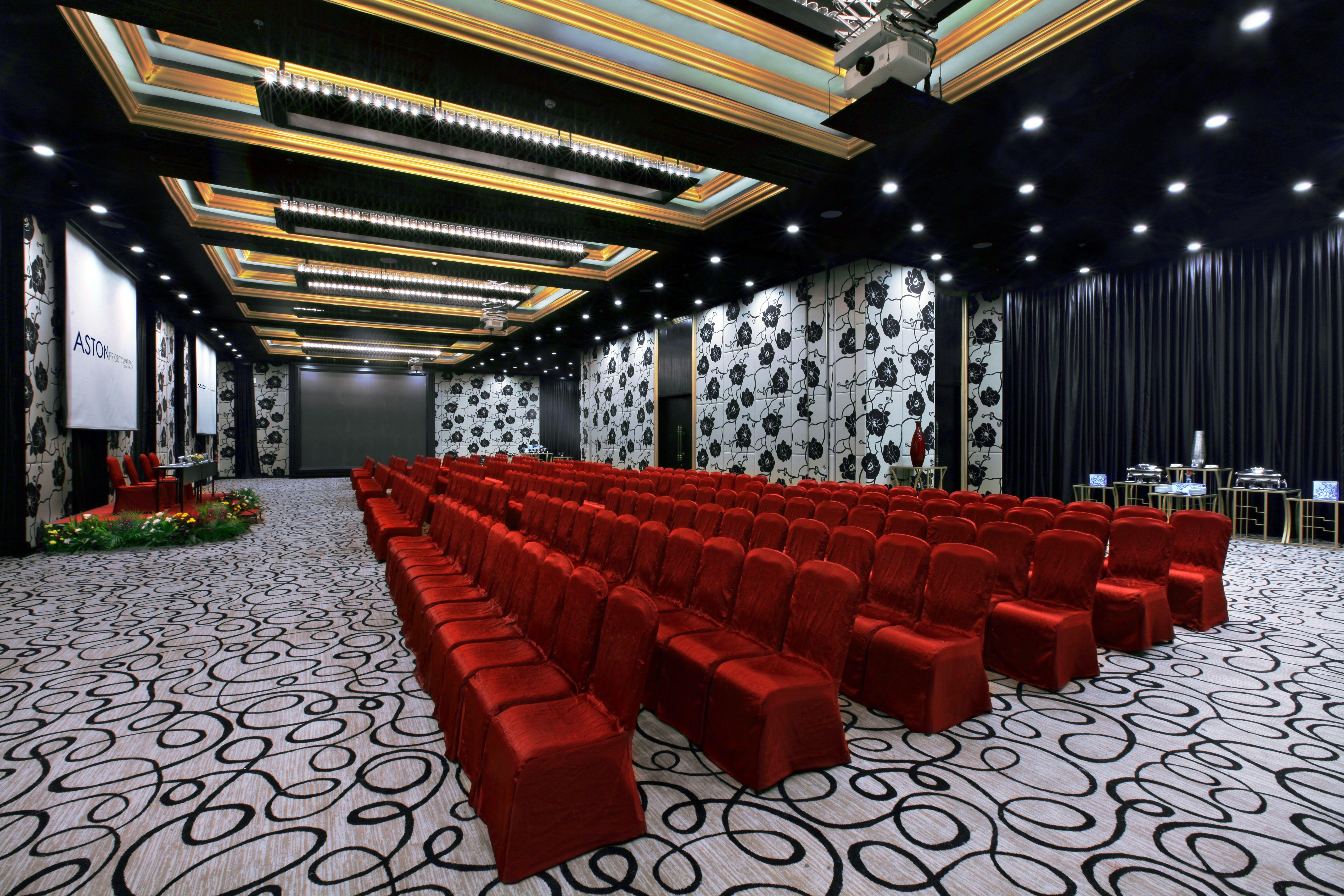 แอสตัน ไพรออริตี ซิมาตูปัง โฮเต็ล แอนด์ คอนเฟอเรนซ์ เซ็นเตอร์ Hotel จาการ์ตา ภายนอก รูปภาพ