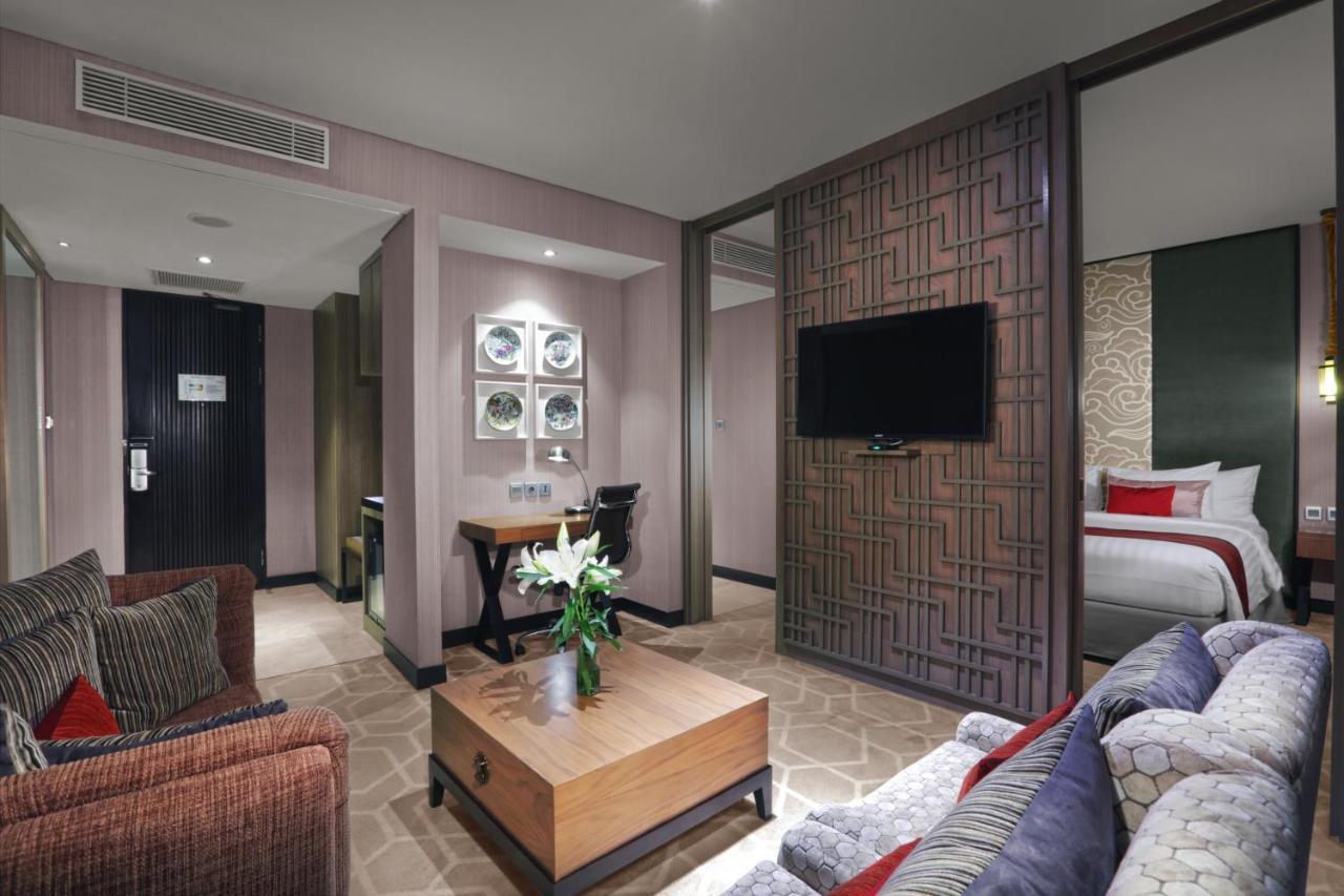 แอสตัน ไพรออริตี ซิมาตูปัง โฮเต็ล แอนด์ คอนเฟอเรนซ์ เซ็นเตอร์ Hotel จาการ์ตา ภายนอก รูปภาพ