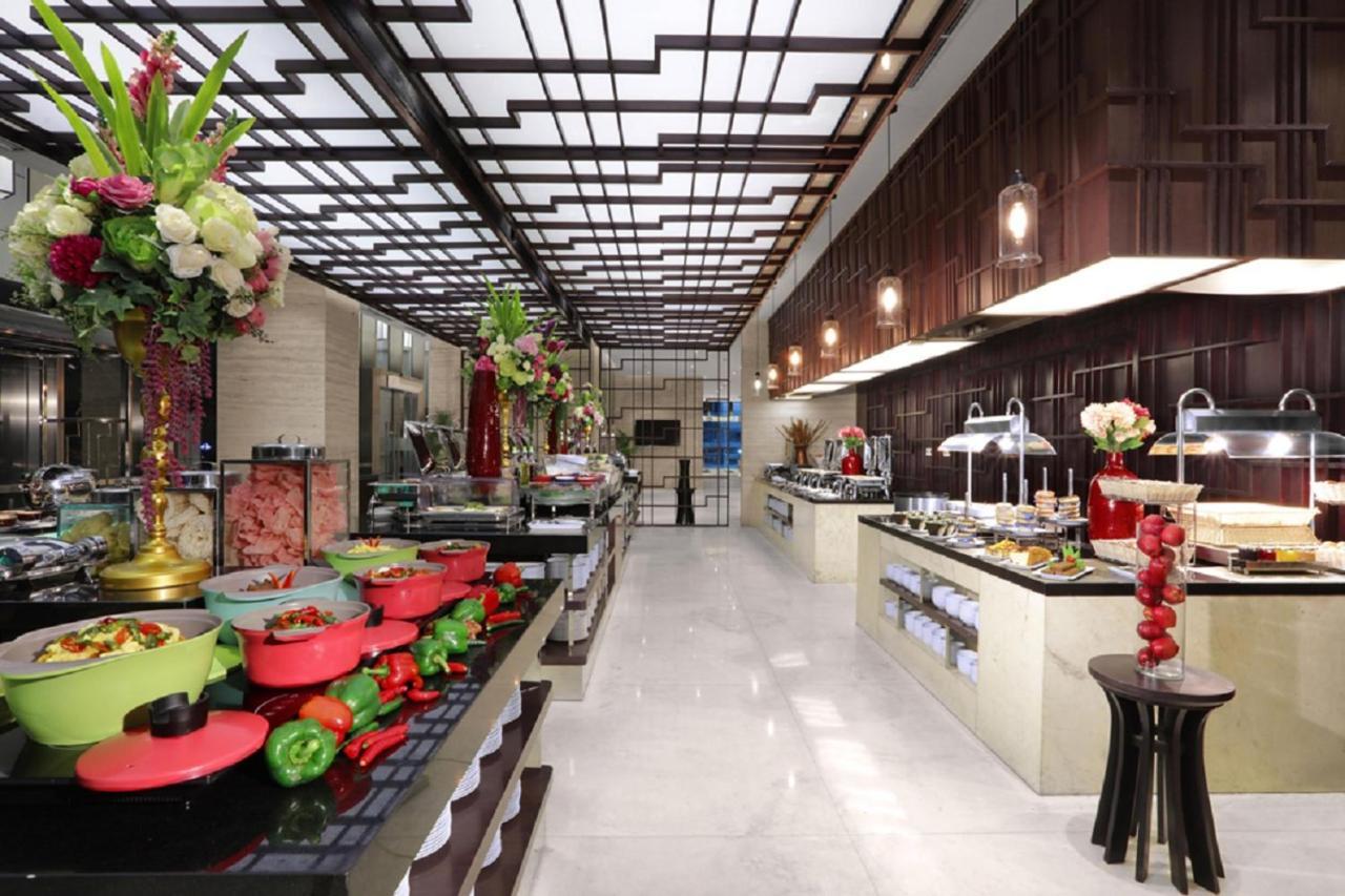 แอสตัน ไพรออริตี ซิมาตูปัง โฮเต็ล แอนด์ คอนเฟอเรนซ์ เซ็นเตอร์ Hotel จาการ์ตา ภายนอก รูปภาพ